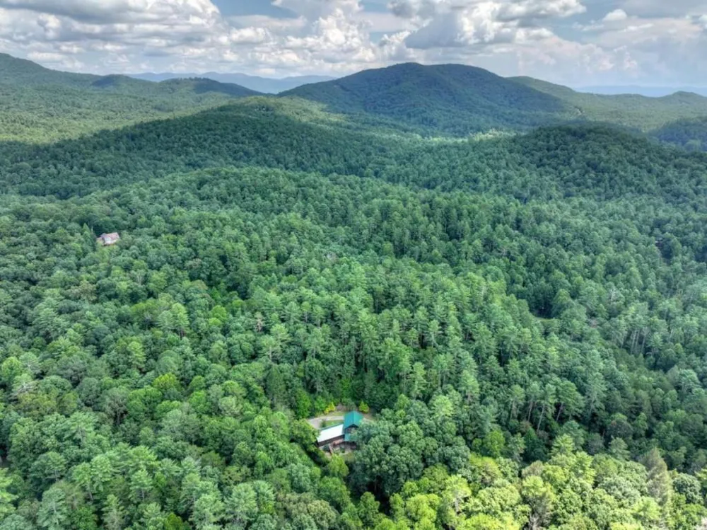 20 Bear Trail Ellijay, GA 30540
