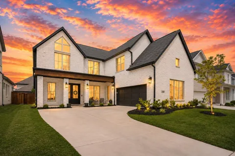 1212 Honey Locust Way