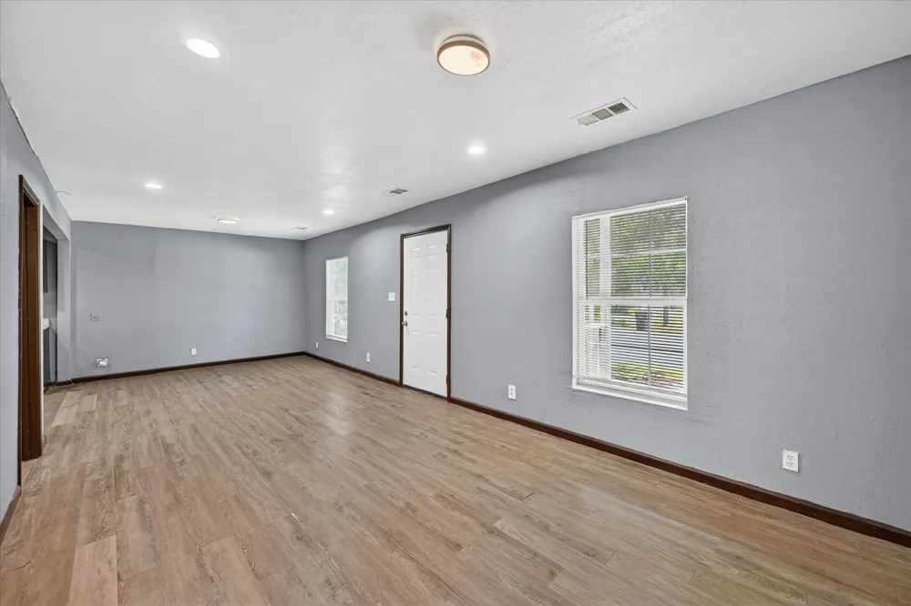 601 Royal Street Cleburne, TX 76031