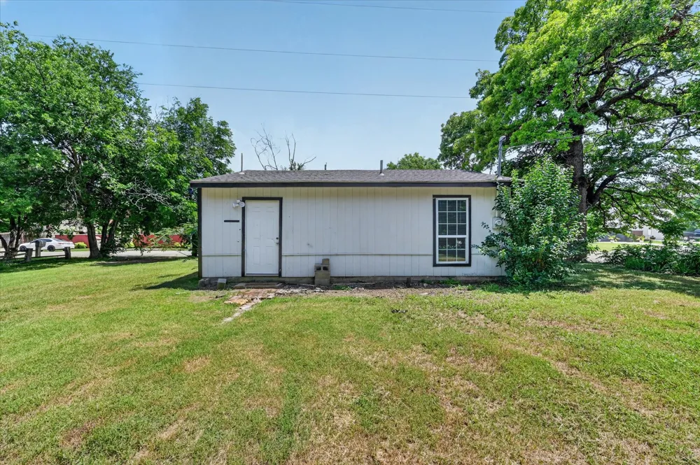 601 Royal Street Cleburne, TX 76031