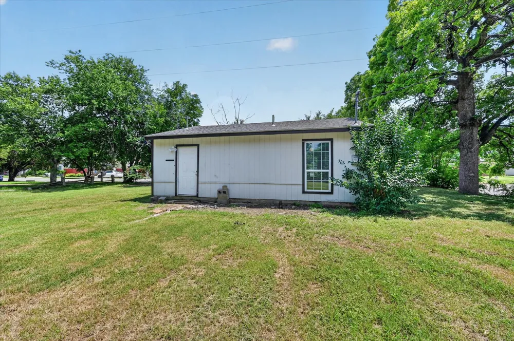 601 Royal Street Cleburne, TX 76031
