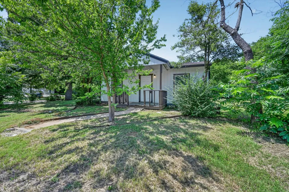 601 Royal Street Cleburne, TX 76031