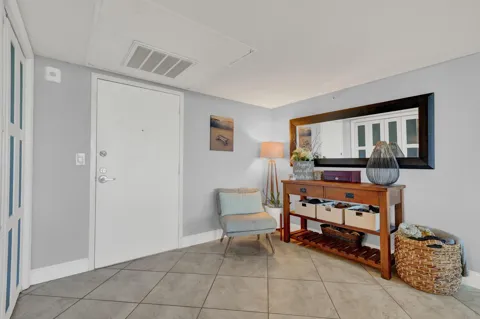859 Jeffery Street #7050