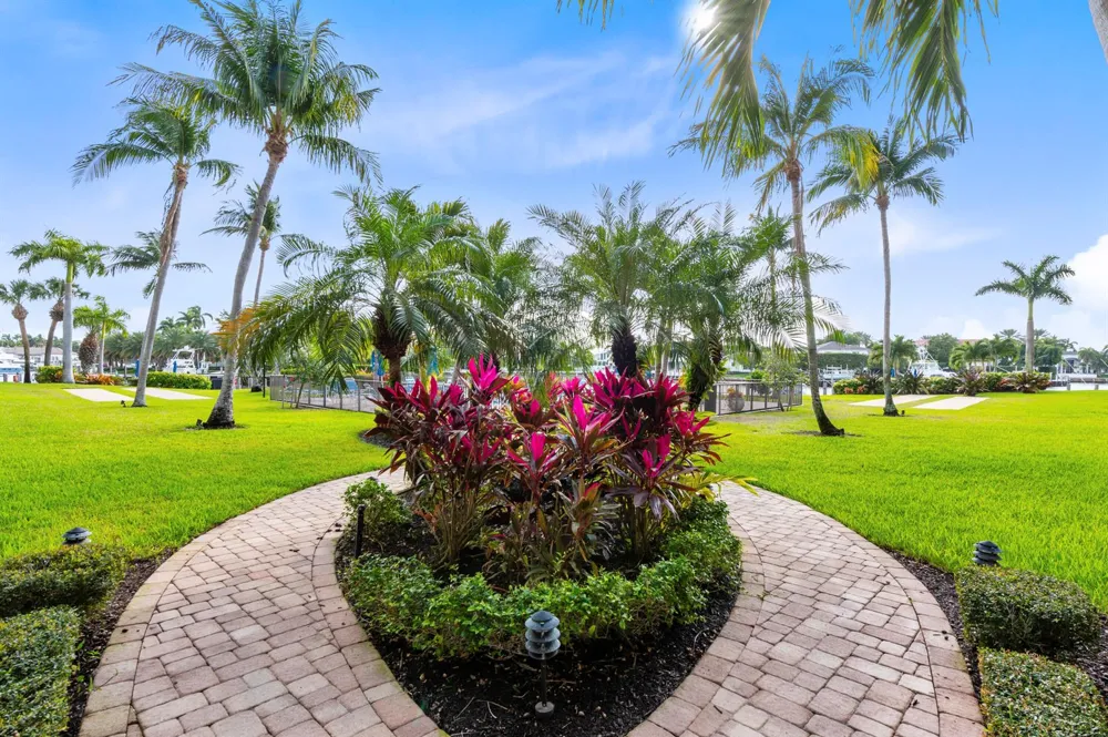 400 FEDERAL Highway #315 Deerfield Beach, FL 33441