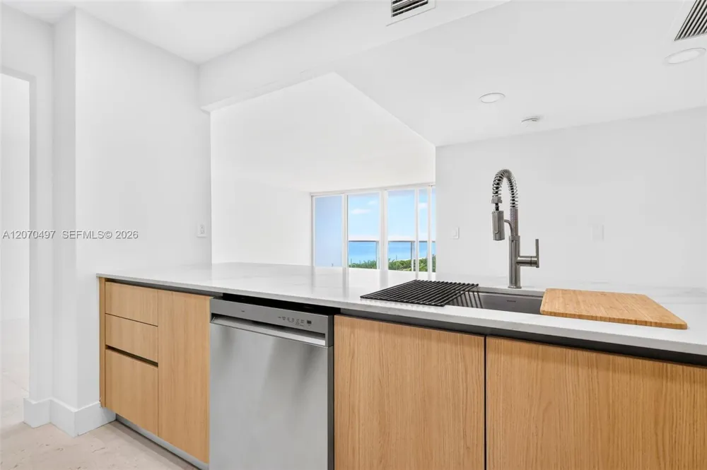 100 Bayview Dr #1626 Sunny Isles Beach, FL 33160