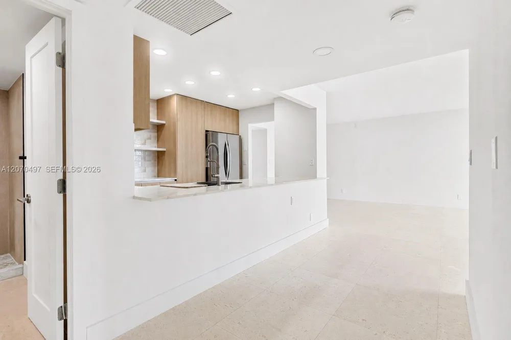 100 Bayview Dr #1626 Sunny Isles Beach, FL 33160
