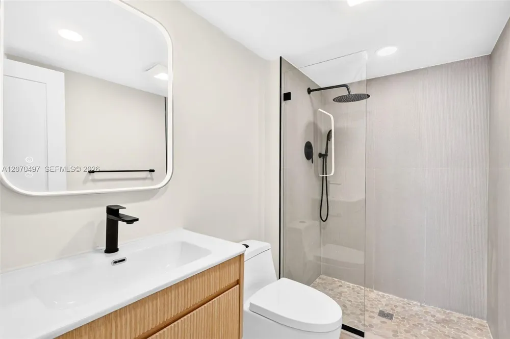 100 Bayview Dr #1626 Sunny Isles Beach, FL 33160