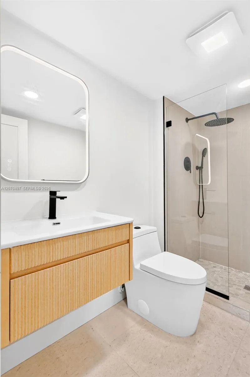 100 Bayview Dr #1626 Sunny Isles Beach, FL 33160