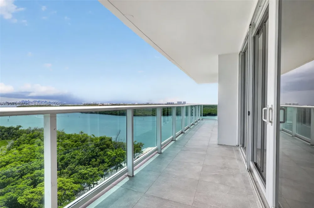 100 Bayview Dr #1626 Sunny Isles Beach, FL 33160