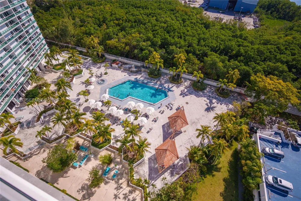 100 Bayview Dr #1626 Sunny Isles Beach, FL 33160