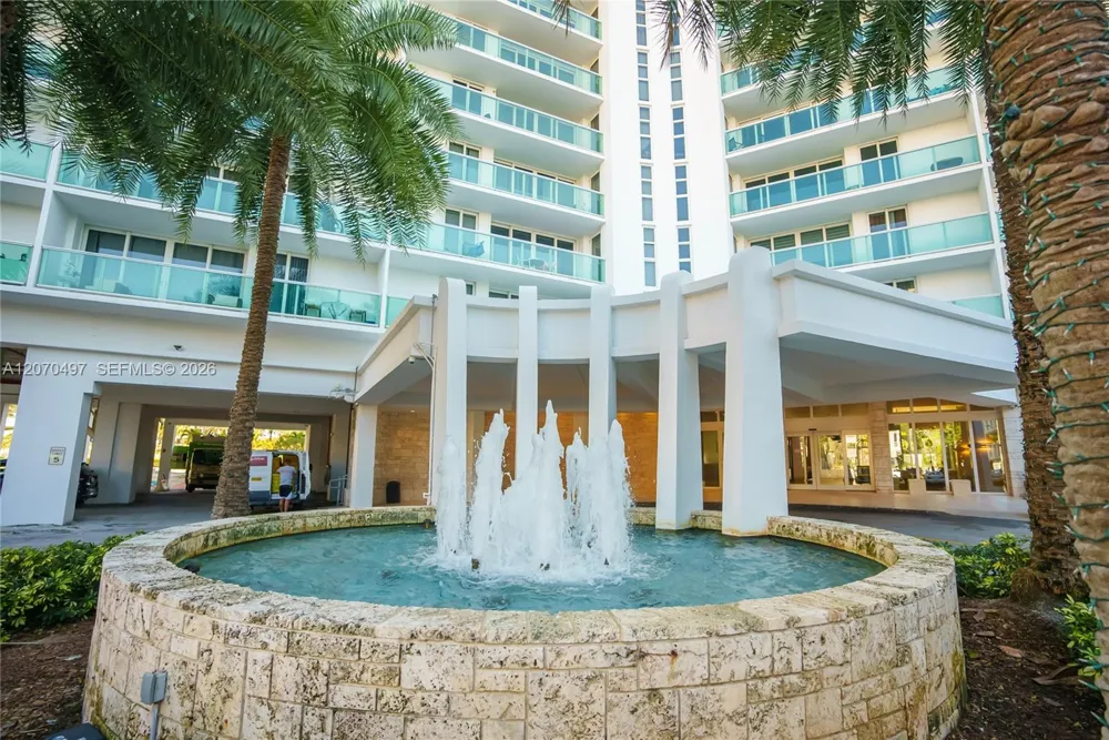 100 Bayview Dr #1626 Sunny Isles Beach, FL 33160