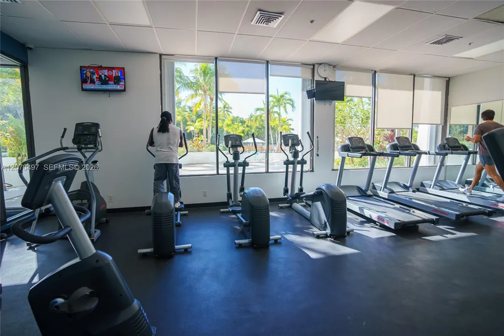 100 Bayview Dr #1626 Sunny Isles Beach, FL 33160