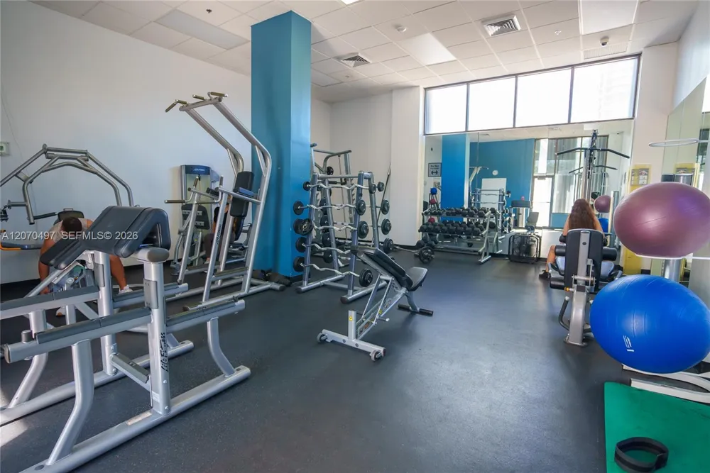 100 Bayview Dr #1626 Sunny Isles Beach, FL 33160