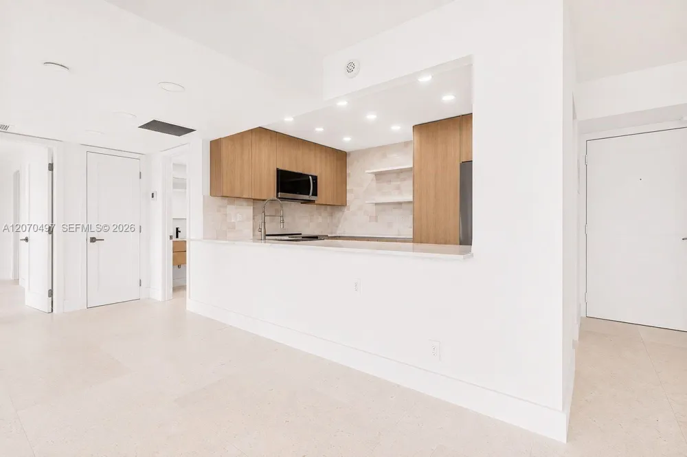 100 Bayview Dr #1626 Sunny Isles Beach, FL 33160