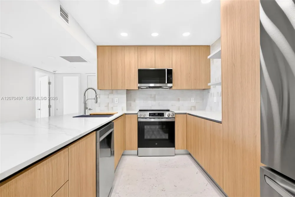 100 Bayview Dr #1626 Sunny Isles Beach, FL 33160
