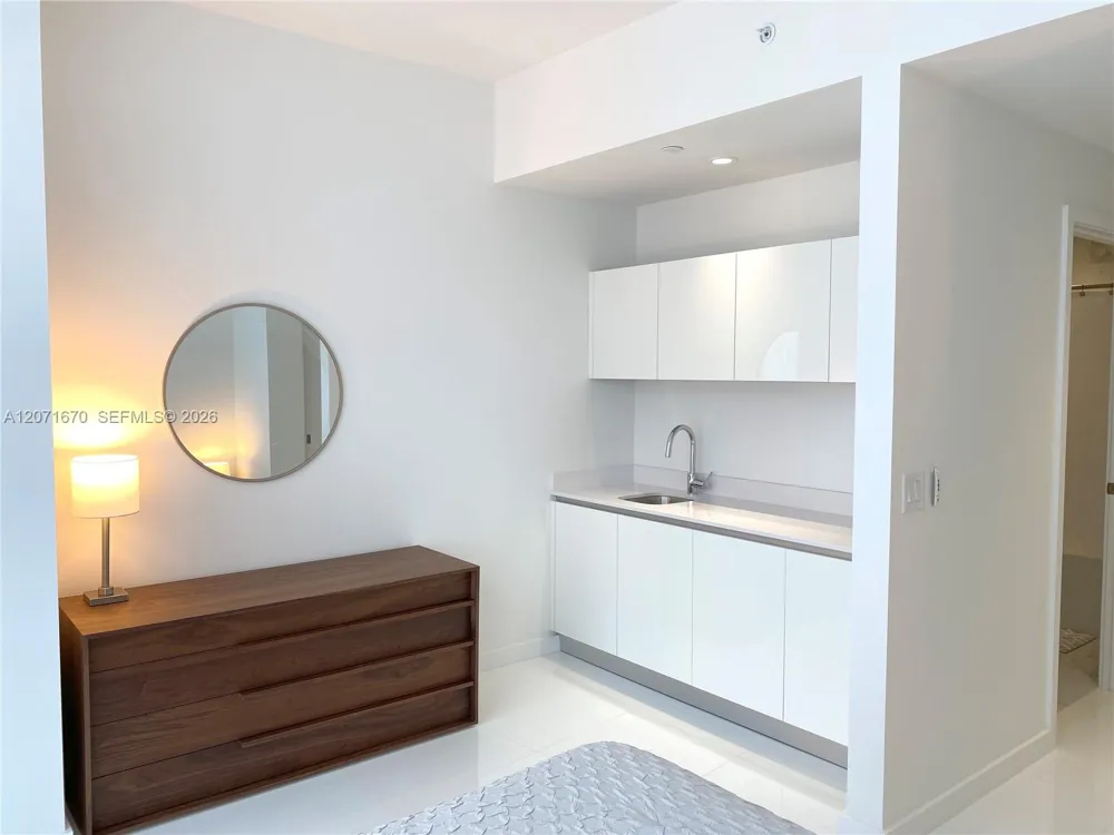 851 NE 1st Ave #2501 Miami, FL 33132