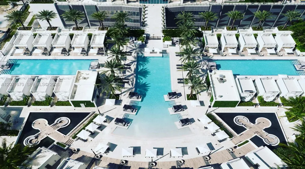 851 NE 1st Ave #2501 Miami, FL 33132
