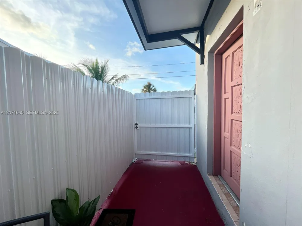 3054 NW 18TH ST #2 Miami, FL 33125