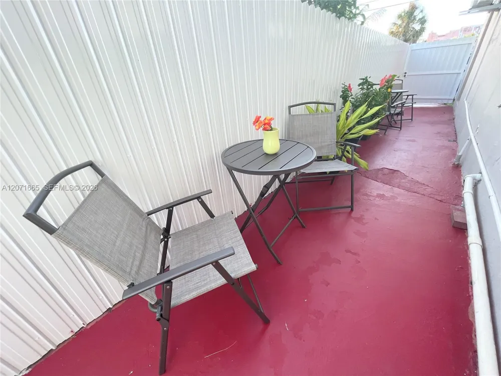 3054 NW 18TH ST #2 Miami, FL 33125