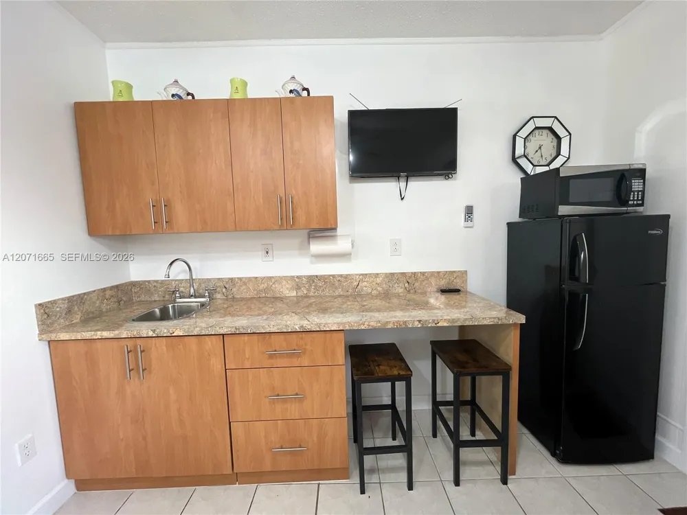 3054 NW 18TH ST #2 Miami, FL 33125
