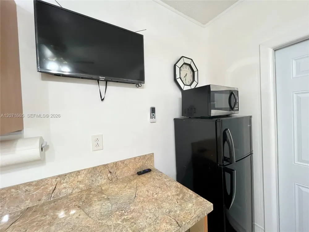 3054 NW 18TH ST #2 Miami, FL 33125