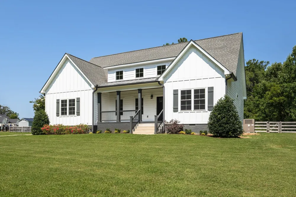 1624 Porter Rd Burns, TN 37029