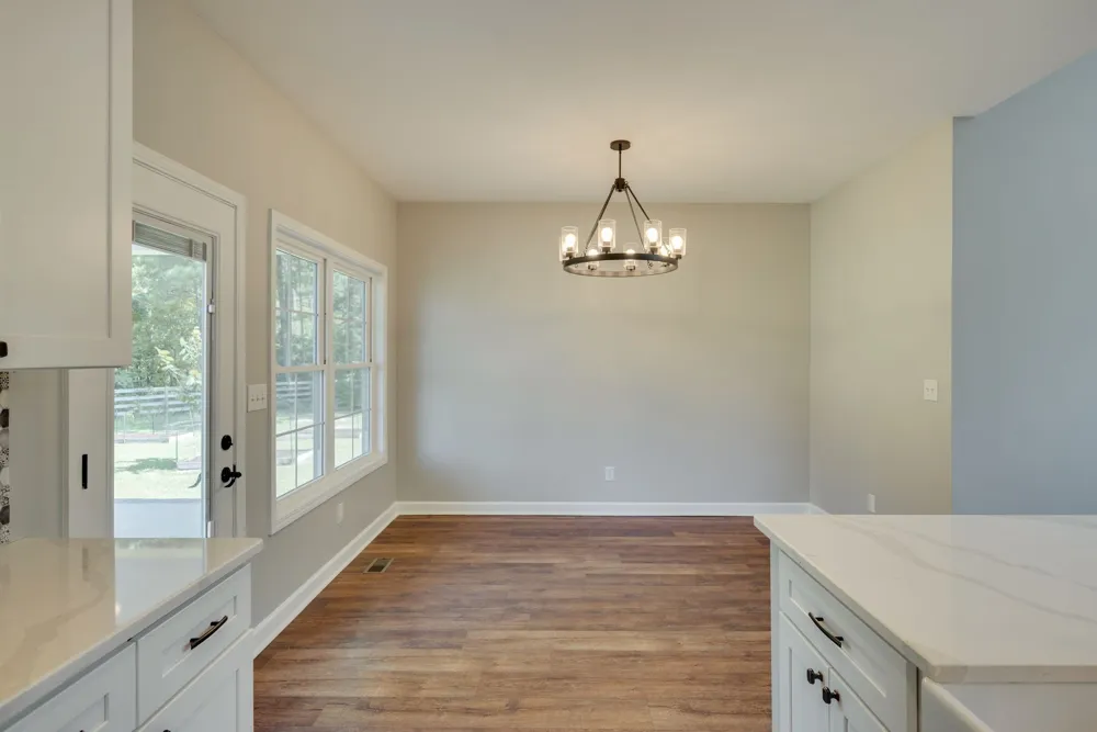 1624 Porter Rd Burns, TN 37029