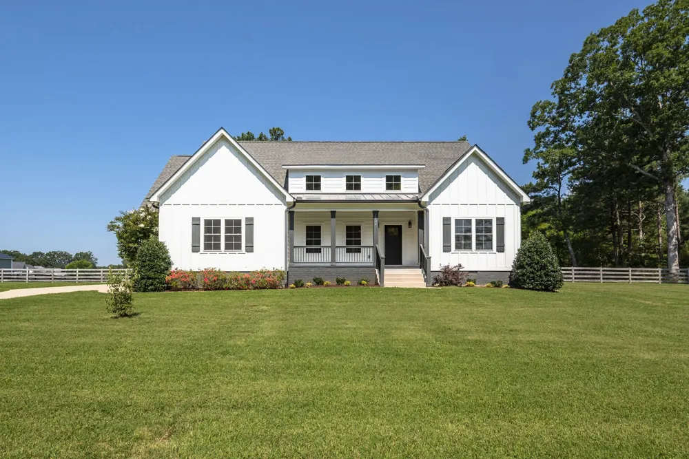 1624 Porter Rd Burns, TN 37029