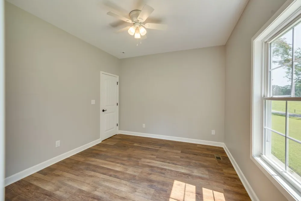 1624 Porter Rd Burns, TN 37029