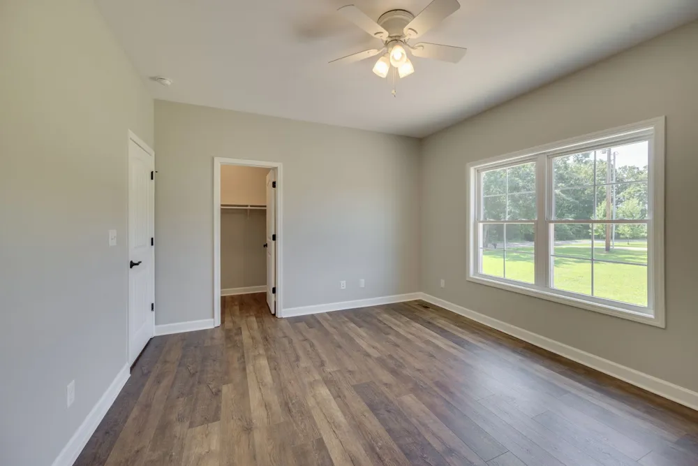 1624 Porter Rd Burns, TN 37029