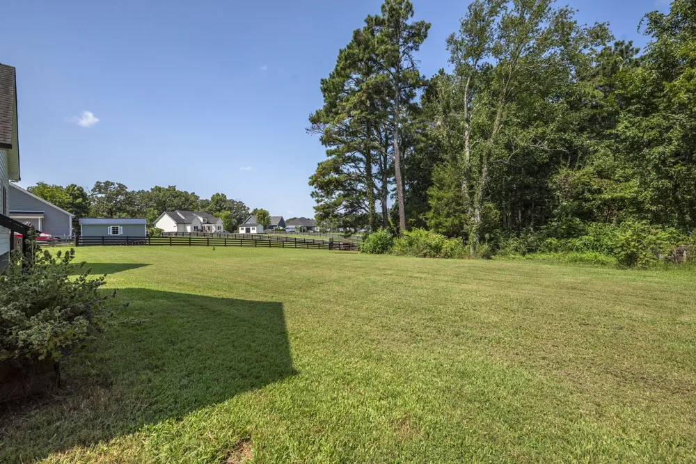 1624 Porter Rd Burns, TN 37029