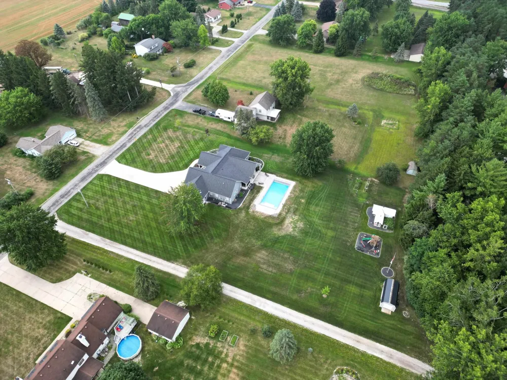1860 S Beyer Road Blumfield Township, MI 48601