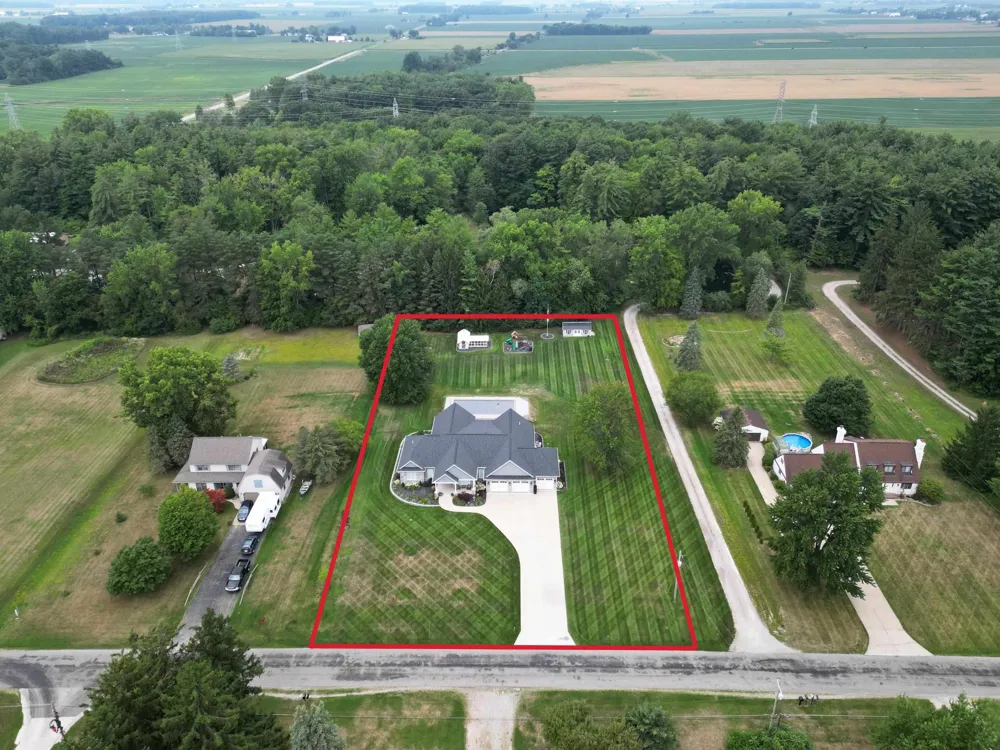 1860 S Beyer Road Blumfield Township, MI 48601
