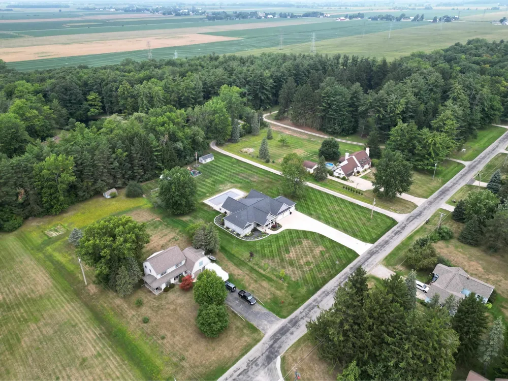 1860 S Beyer Road Blumfield Township, MI 48601
