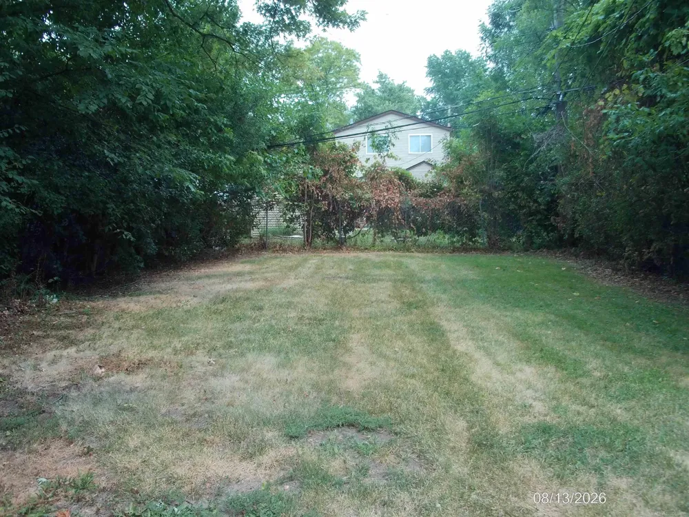27734 Oneil Street Roseville City, MI 48066