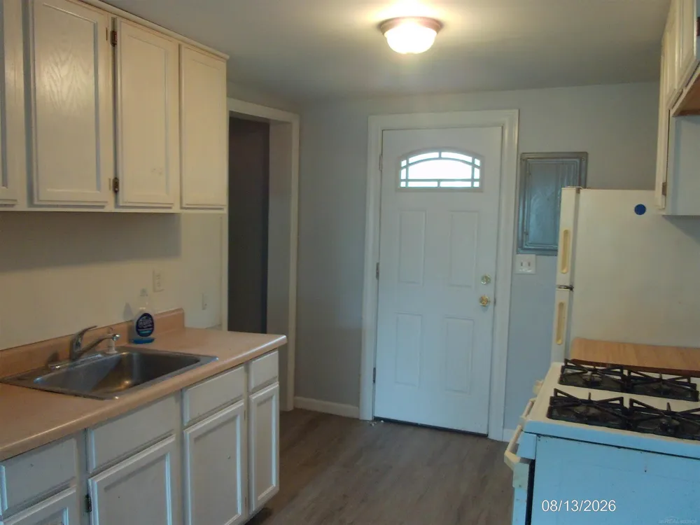 27734 Oneil Street Roseville City, MI 48066