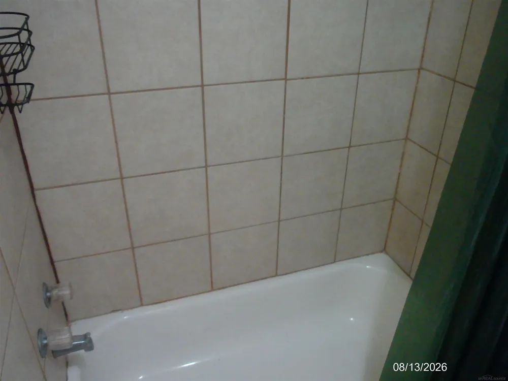 27734 Oneil Street Roseville City, MI 48066