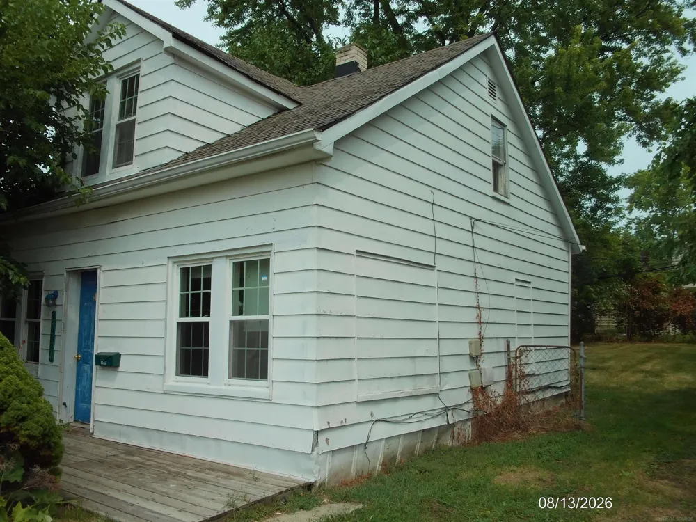 27734 Oneil Street Roseville City, MI 48066