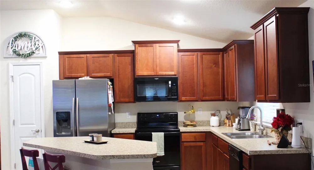 826 LANDMARK HILLS DRIVE Haines City, FL 33844