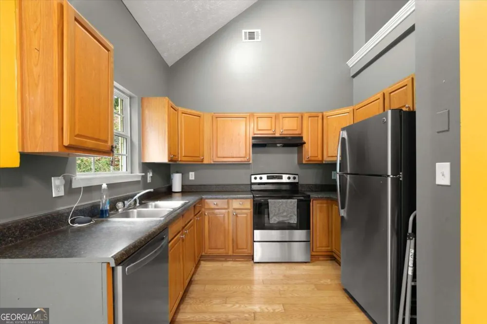 2119 Mulberry ST East Point, GA 30344