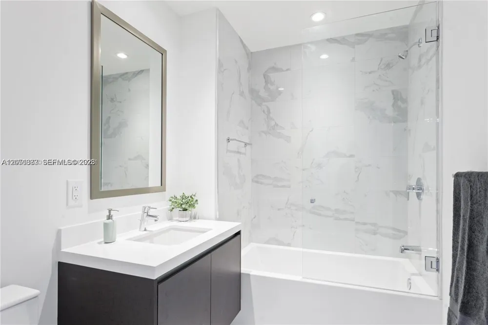 851 NE 1st Ave #4106 Miami, FL 33132