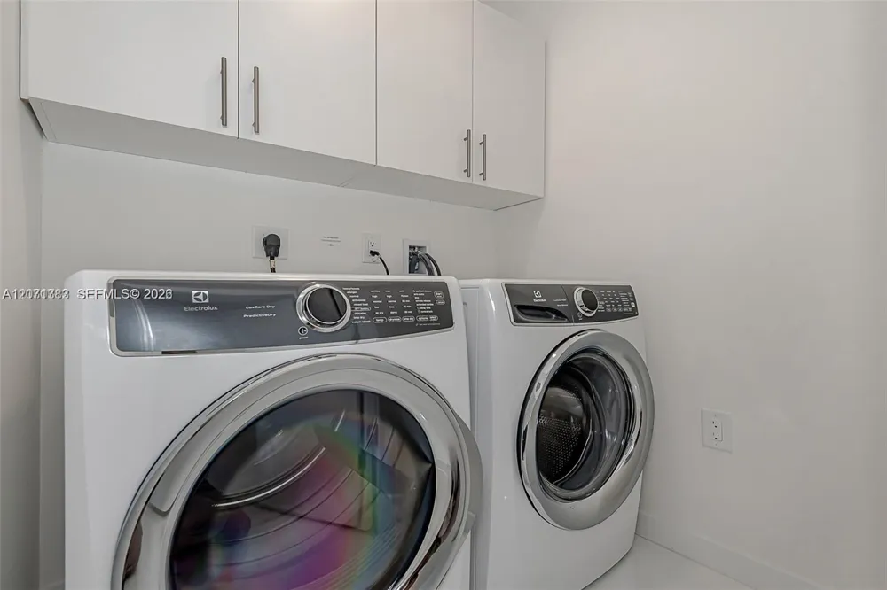 851 NE 1st Ave #4106 Miami, FL 33132