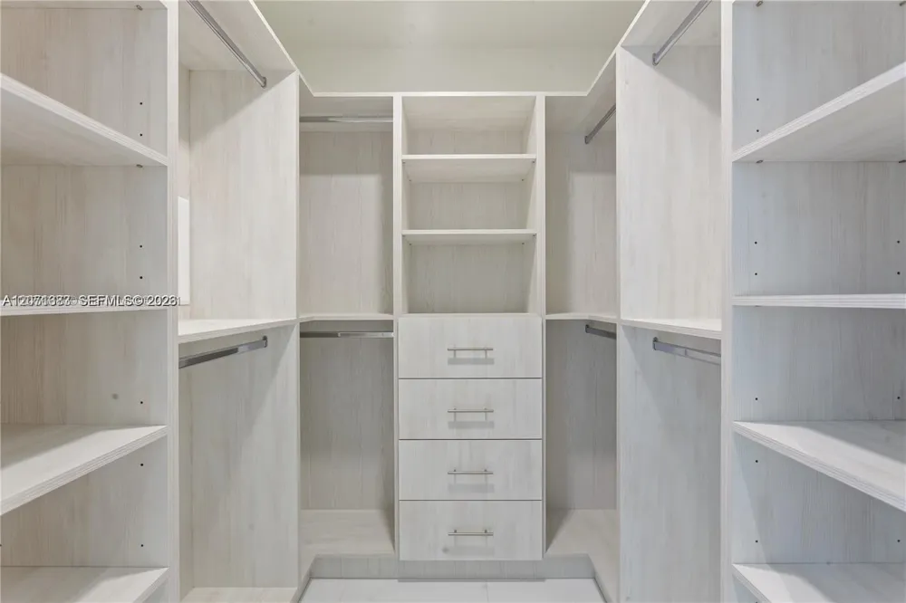 851 NE 1st Ave #4106 Miami, FL 33132