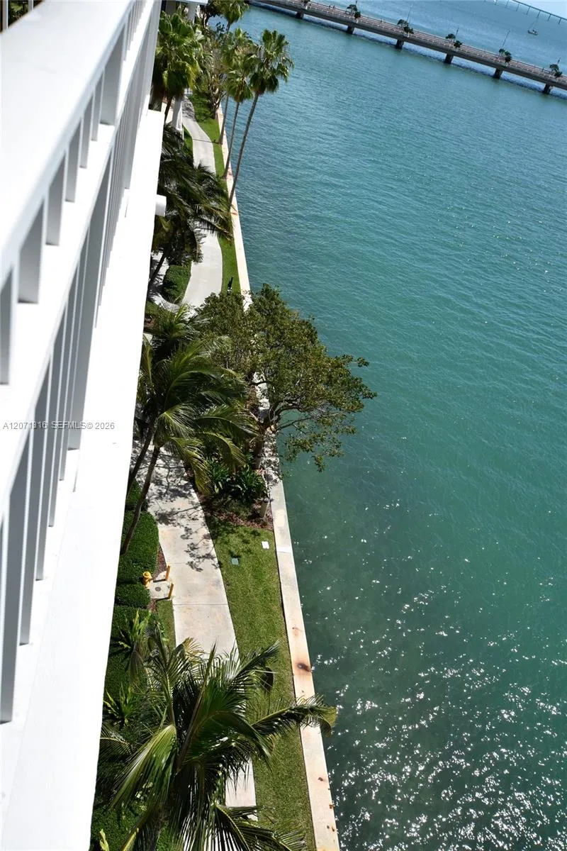 801 Brickell Key Blvd #701 Miami, FL 33131