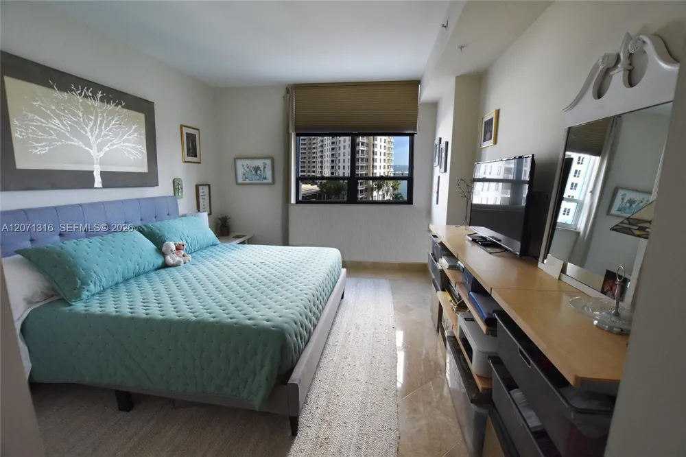 801 Brickell Key Blvd #701 Miami, FL 33131