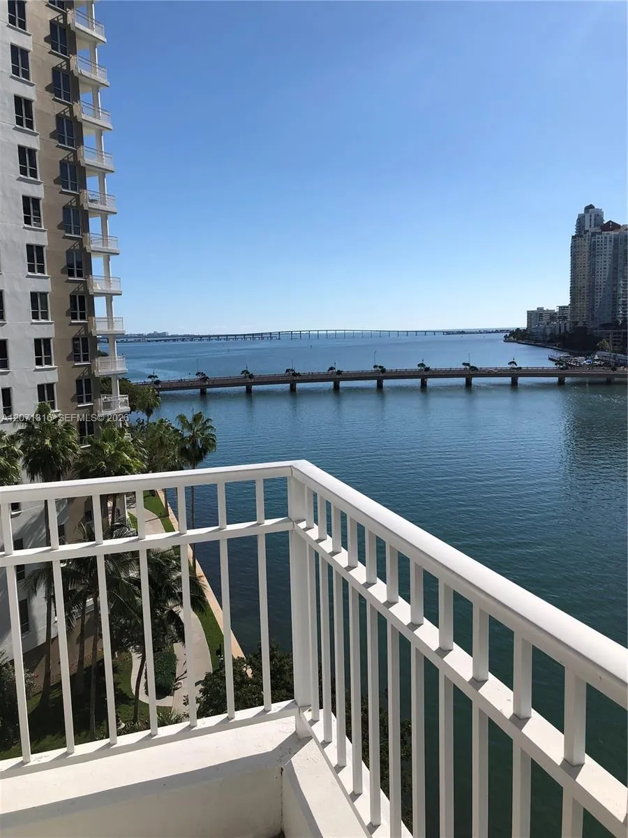 801 Brickell Key Blvd #701 Miami, FL 33131