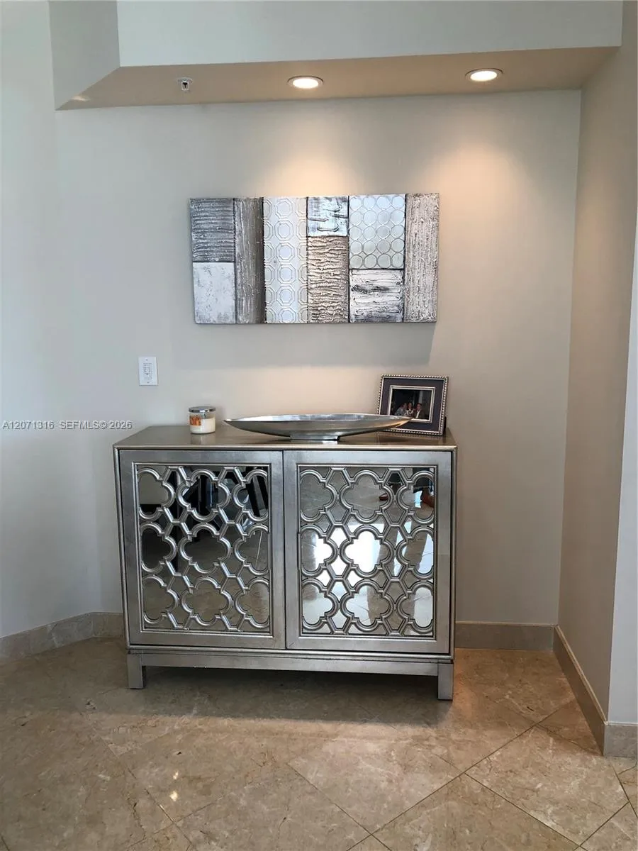 801 Brickell Key Blvd #701 Miami, FL 33131