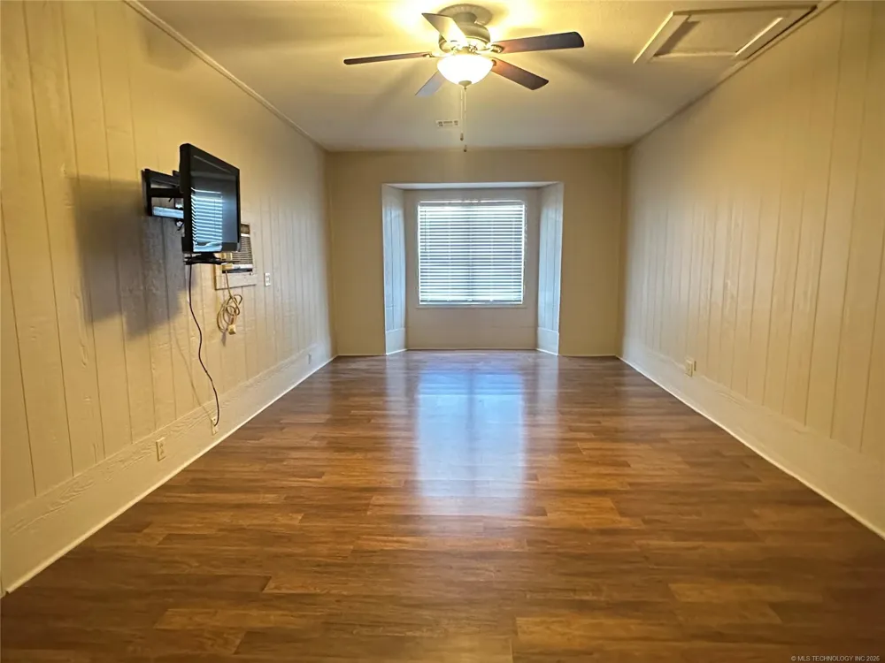 507 S 2nd Street Morris, OK 74445