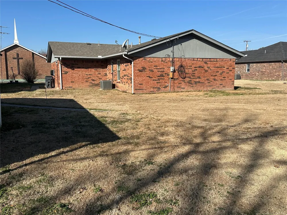 507 S 2nd Street Morris, OK 74445