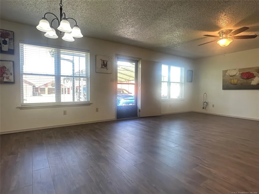 507 S 2nd Street Morris, OK 74445